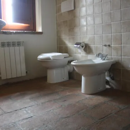 Pensión La Tufaia 3*